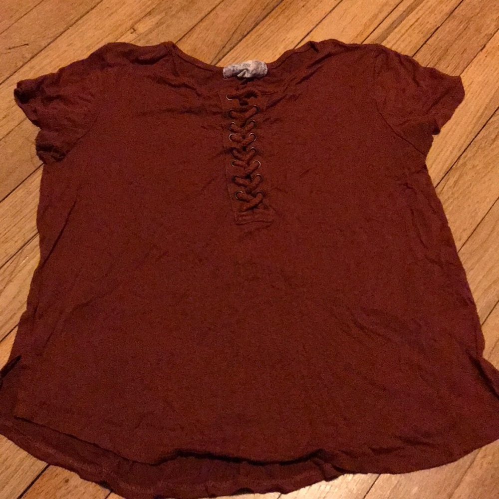 Maroon tshirt